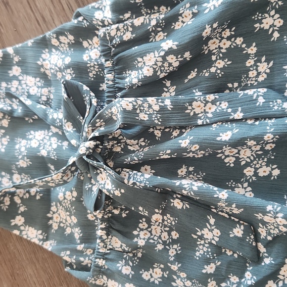 AS IS Floral romper - Picture 7 of 11